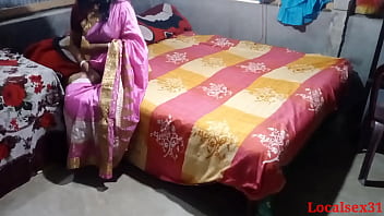 First-time Indian wife gets a deep and hard fuck in a pink saree