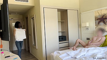 Masturbation in public: Hotel maid agrees to give me a handjob